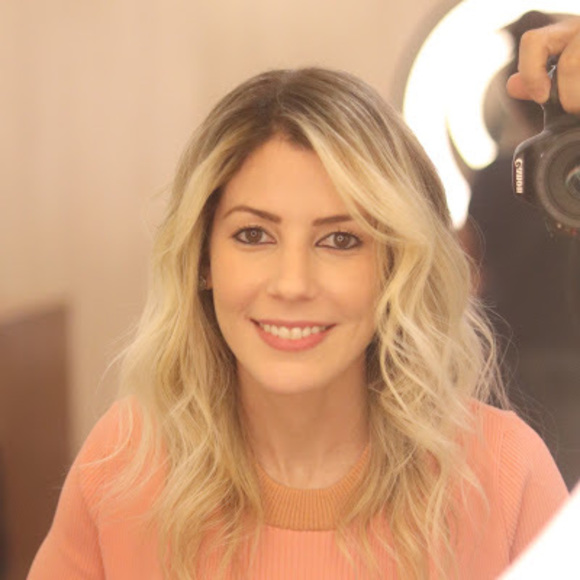 Meet your Posher, Fernanda - Picture 1 of 1